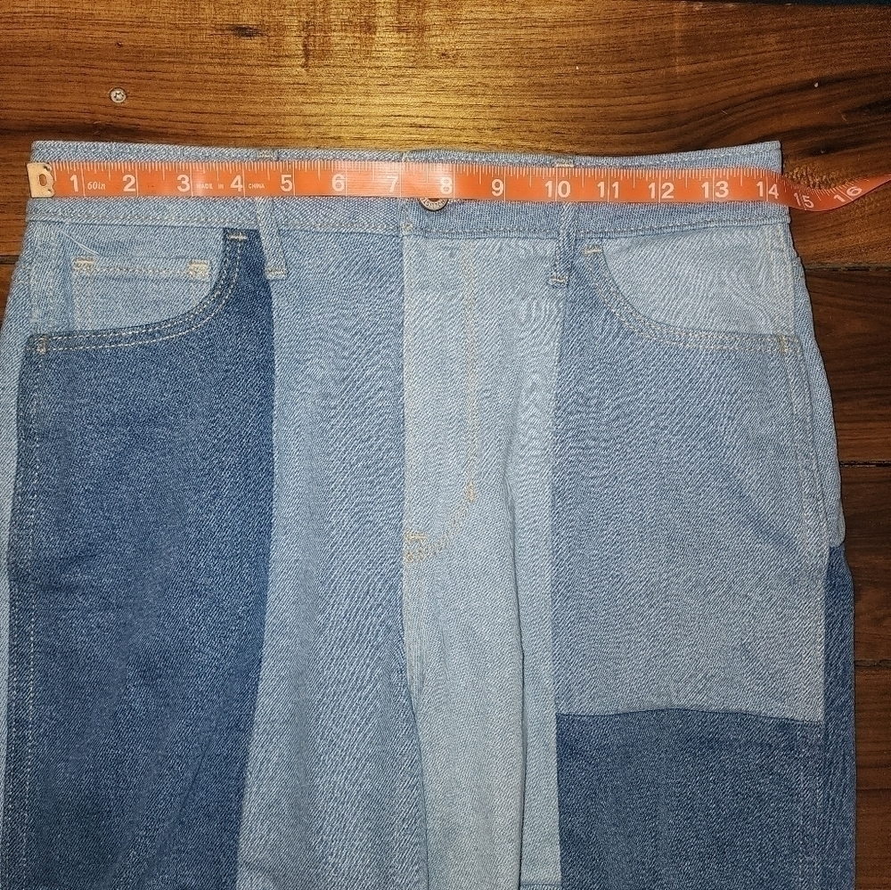 HOLLISTER Ultra High Rise Patchwork Denim​ - Picture 6 of 9